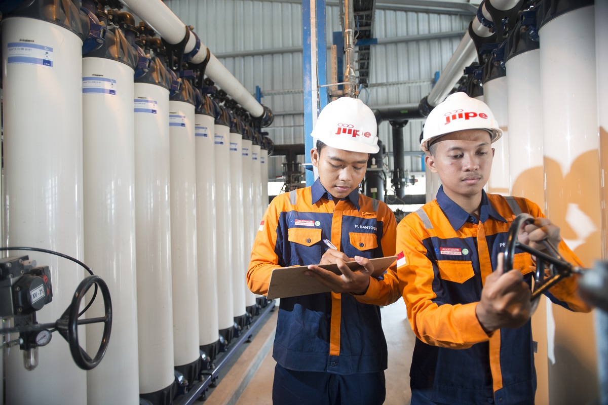 ​Gresik Industrial Park（JIIPE）および収益性の高い産業のための支援施設